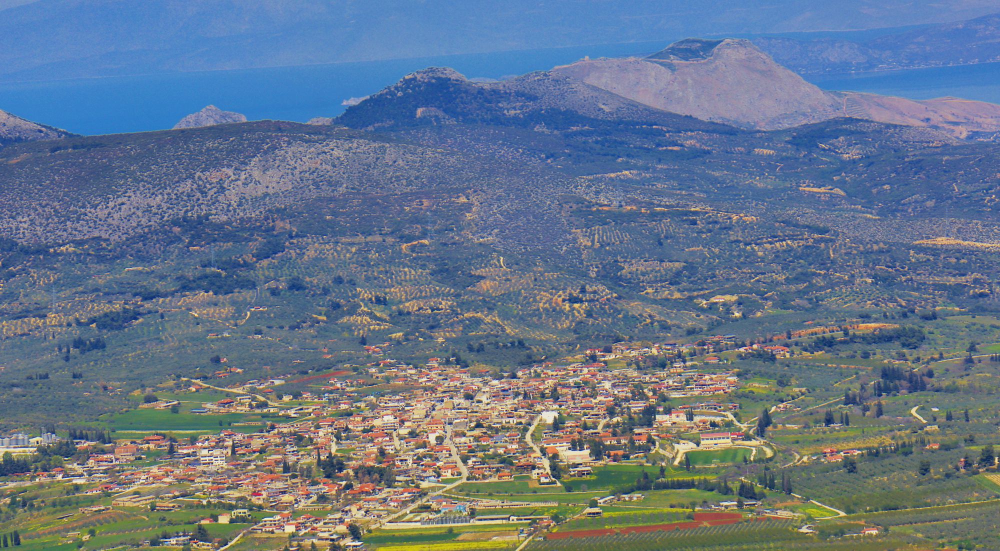 Chiliomodi, as seen from the highest point of the Agionori-Klenia trail