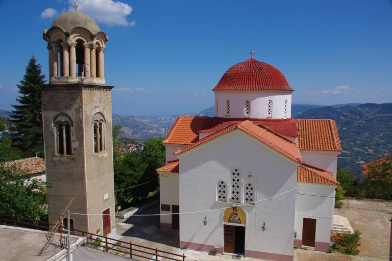 Ziria topoguide: The impressive parish church of Agios Gerasimos in Trikala