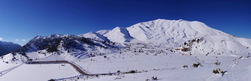 Ziria topoguide: the north face of the highest peaks are surrounding the Ziria plateau