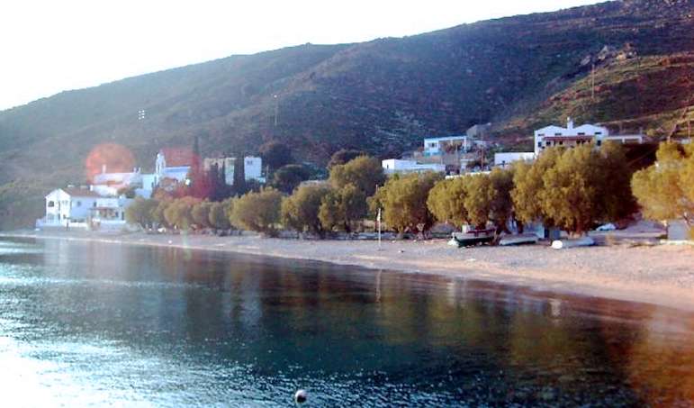 Οι παραλίες της Καλύμνου: Παραλία Εμπορειού Οι παραλίες της Καλύμνου