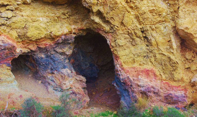 Γεράνεια topoguide: Ορυχείο μεταλλεύματος στην κορυφή Προφήτης Ηλίας, δυτικά Γεράνεια
