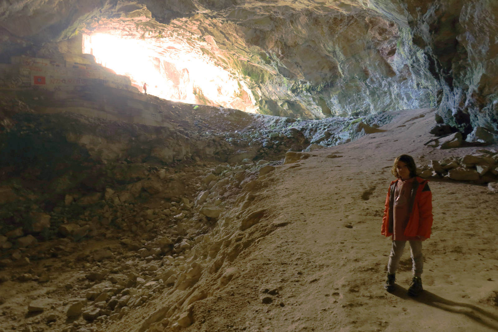 Πεντέλη topoguide: Στη Σπηλιά του Νταβέλη