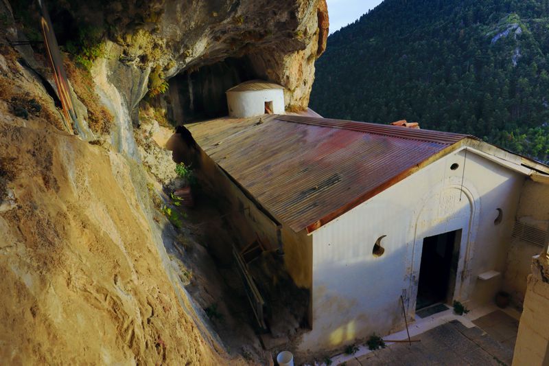 The monasteries of Mt Menalon: The katholikon of Panagia Eleousa Mt Menalon topoguide