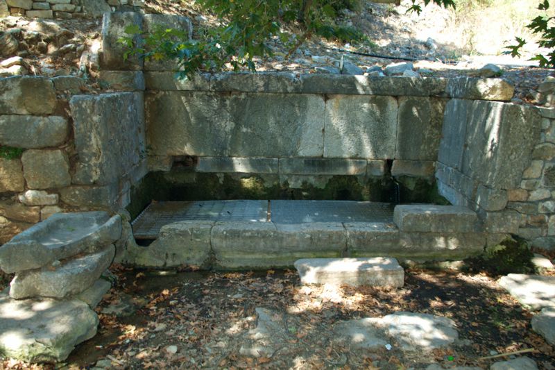 Φιγάλεια: Η αρχαία κρήνη Αρκαδικά Μονοπάτια topoguide