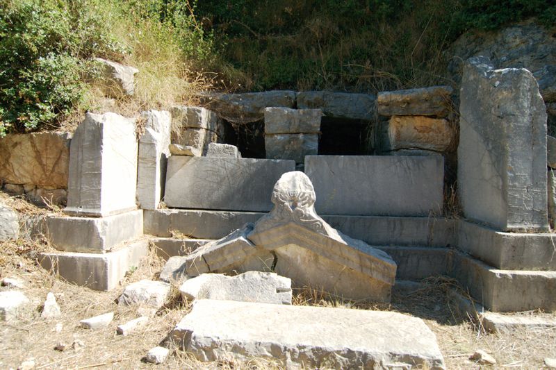 Φιγάλεια: Το ναόσχημο ταφικό μνημείο Αρκαδικά Μονοπάτια topoguide