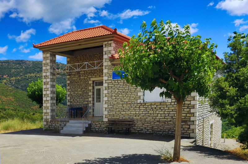 Μαρίνα: Η αίθουσα εκδηλώσεων του χωριού Αρκαδικά Μονοπάτια topoguide