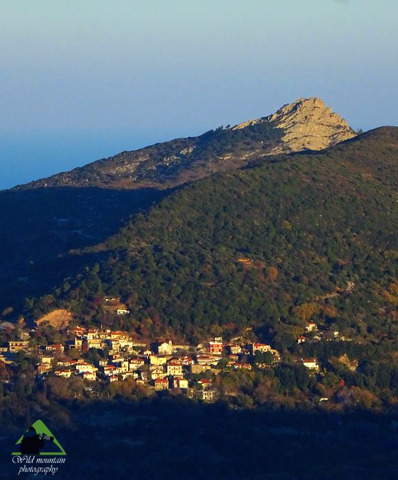 Ο Οξύλιθος: Η κορυφή του Οξύλιθου και τα Κάτω Κουρούνια Κεντρική Εύβοια/Δίρφυς topoguide