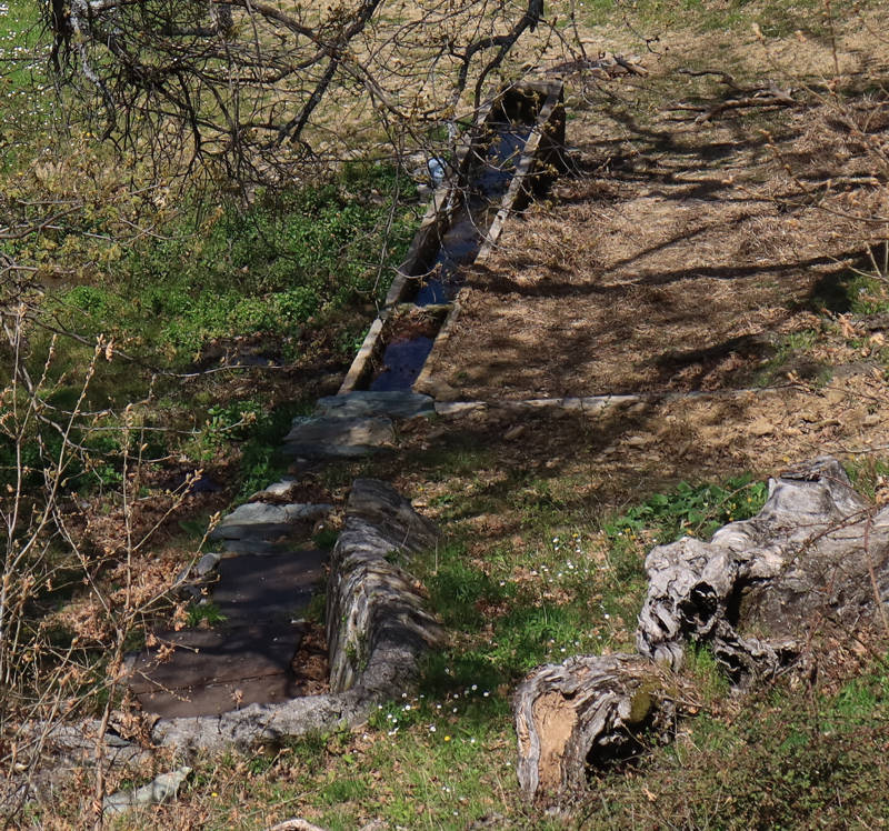 North Pelion topoguide: The trough near Sourvia monastery